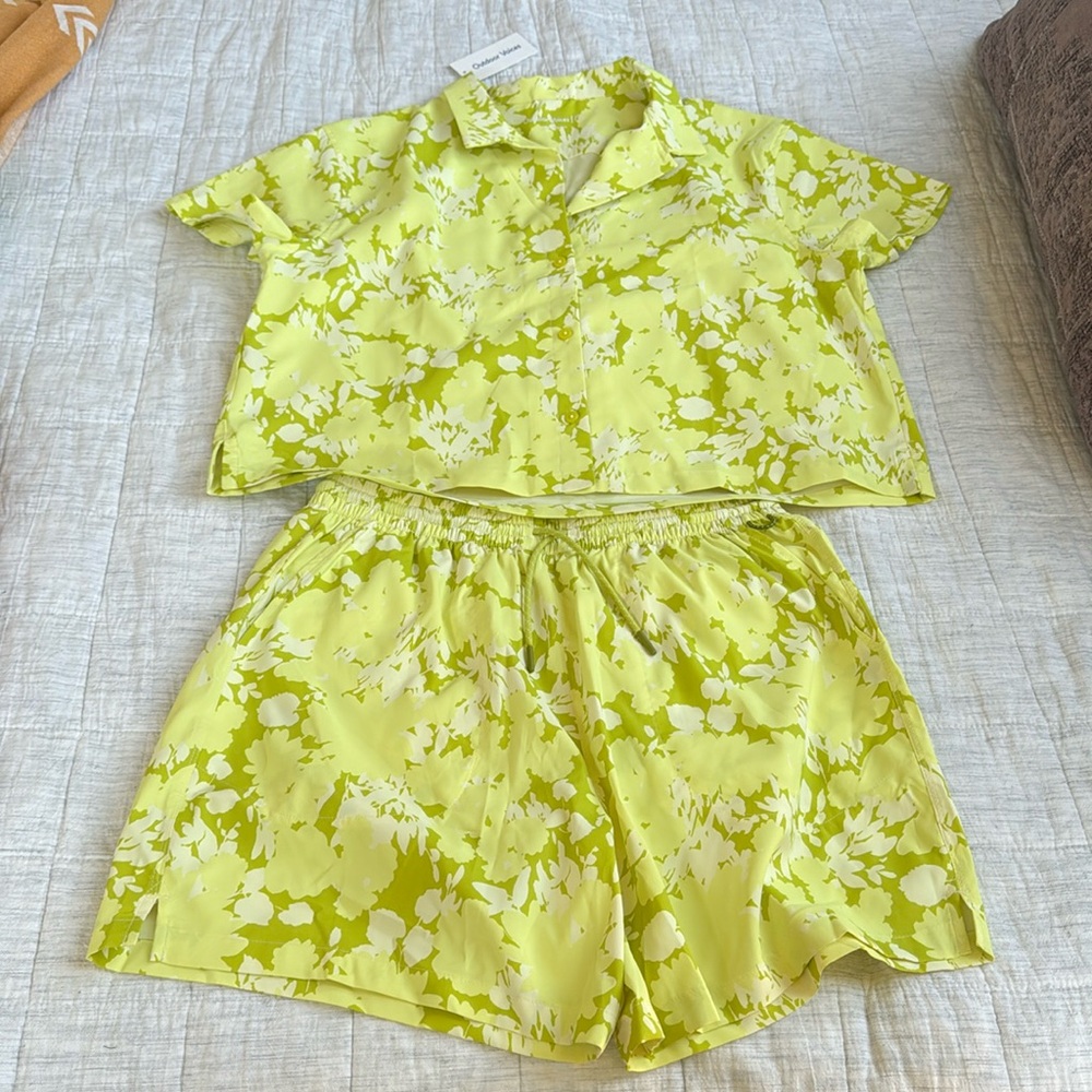 Outdoor Voices Solarcool Hyper Green Floral Set